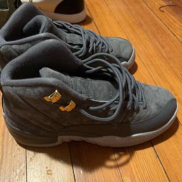 Jordan 12 size 6.5 - Picture 3 of 5